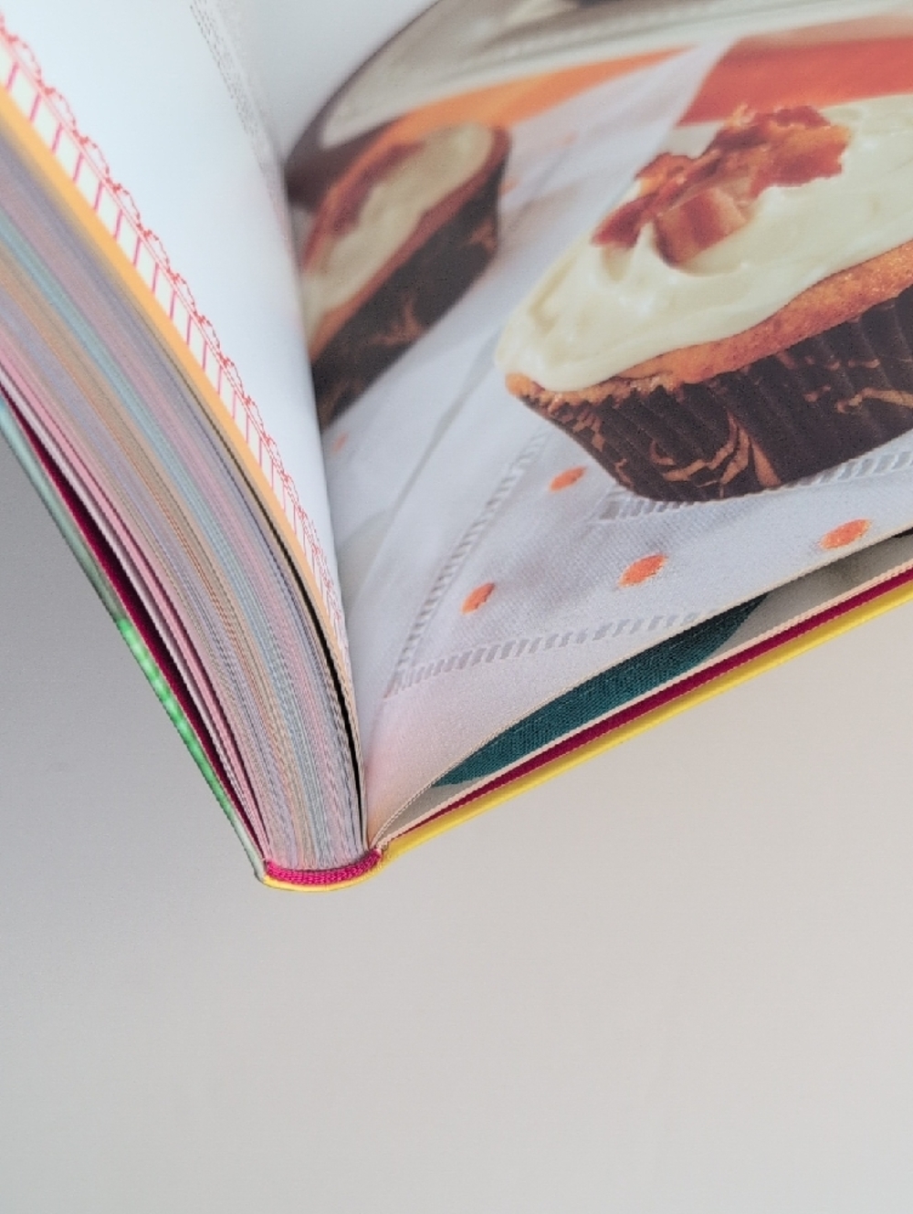 The Cupcake Bible Cookbook 150 Recipes NEW - Picture 12 of 12